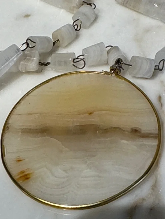 70s Vintage Agate Pendant Necklace - Picture 4 of 8